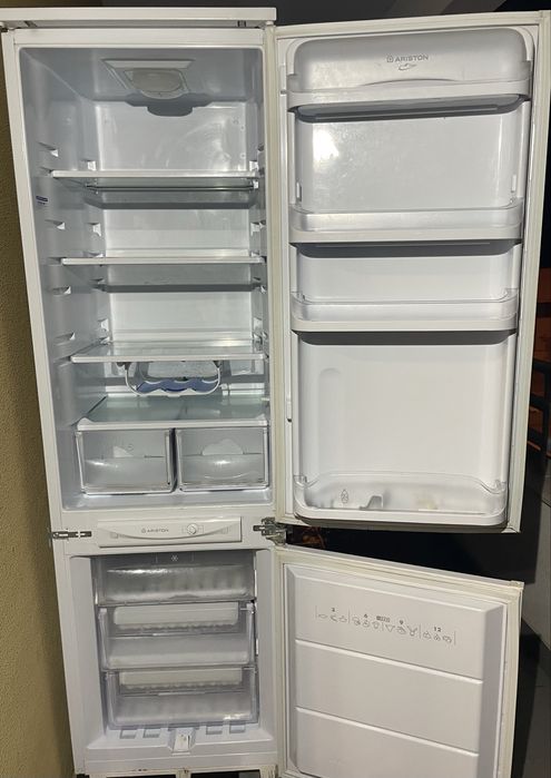 Frigorifico Ariston encastar