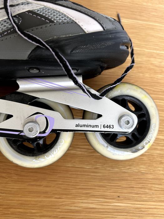 Patins adulto marca OXELO e capacete