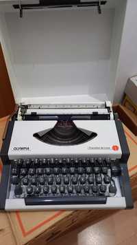 Máquina de escrever Antigo Novo