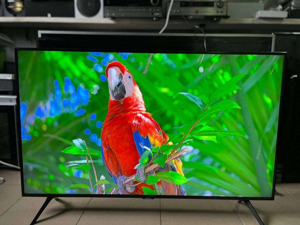 Телевізор Samsung UE43TU7005K Smart TV 4K