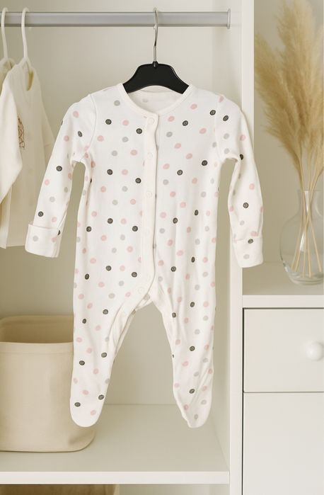 F&F Śpiochy pajacyk piżama groszki stopki niedrapki 100% bawełna 68