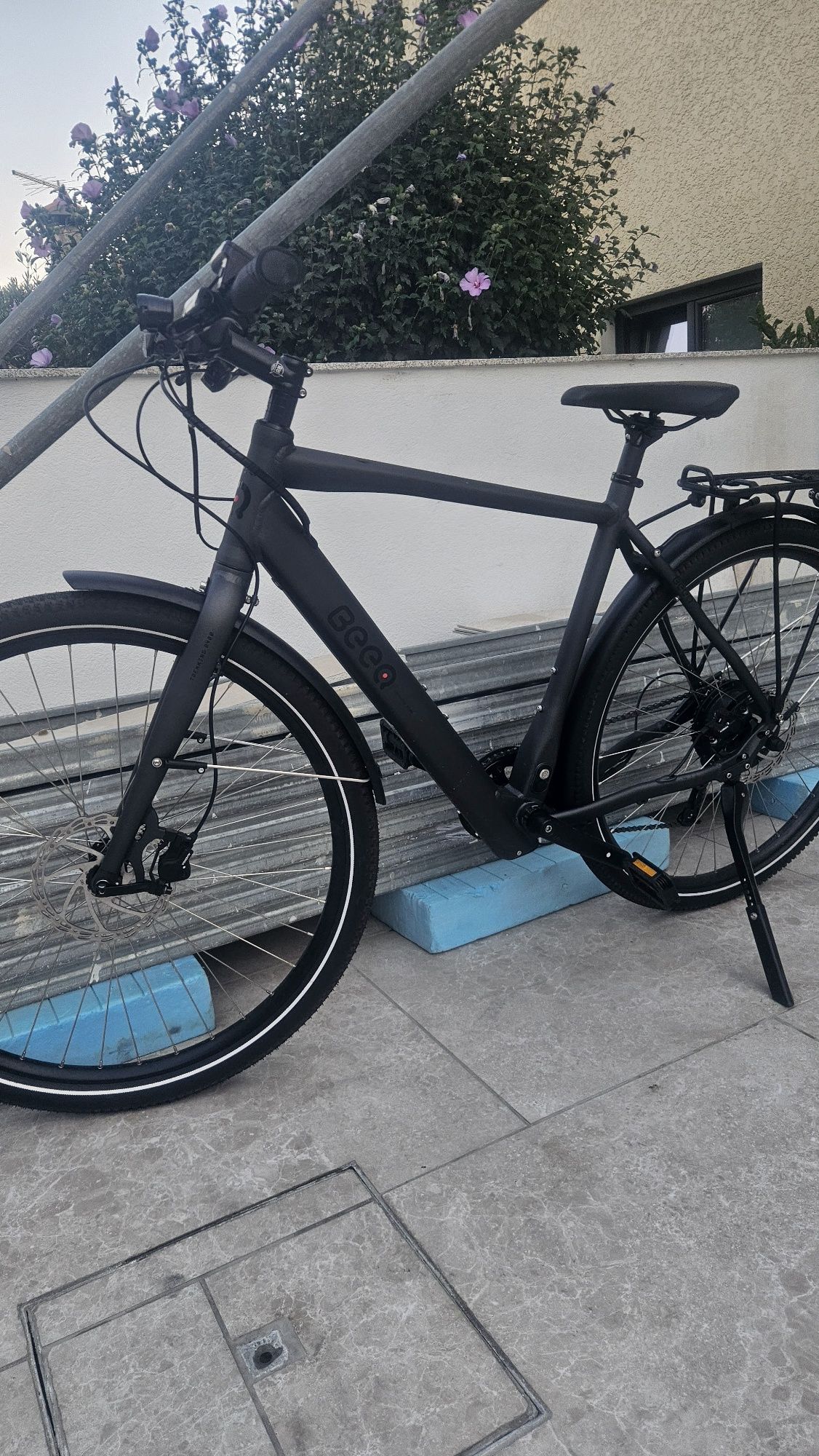 Bicicleta eléctrica beeq b400