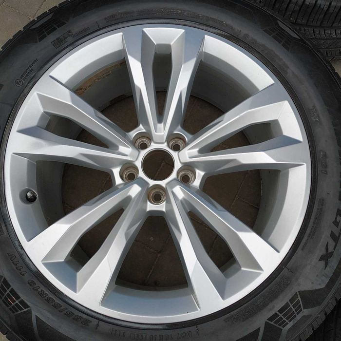 Диски R19 8.5J ET28 оригінал AUDI Ауди Q7 4M VW Touareg 2 CR