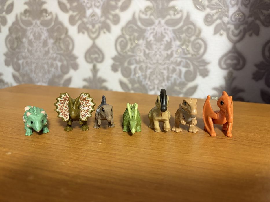 Кіндер динозаври