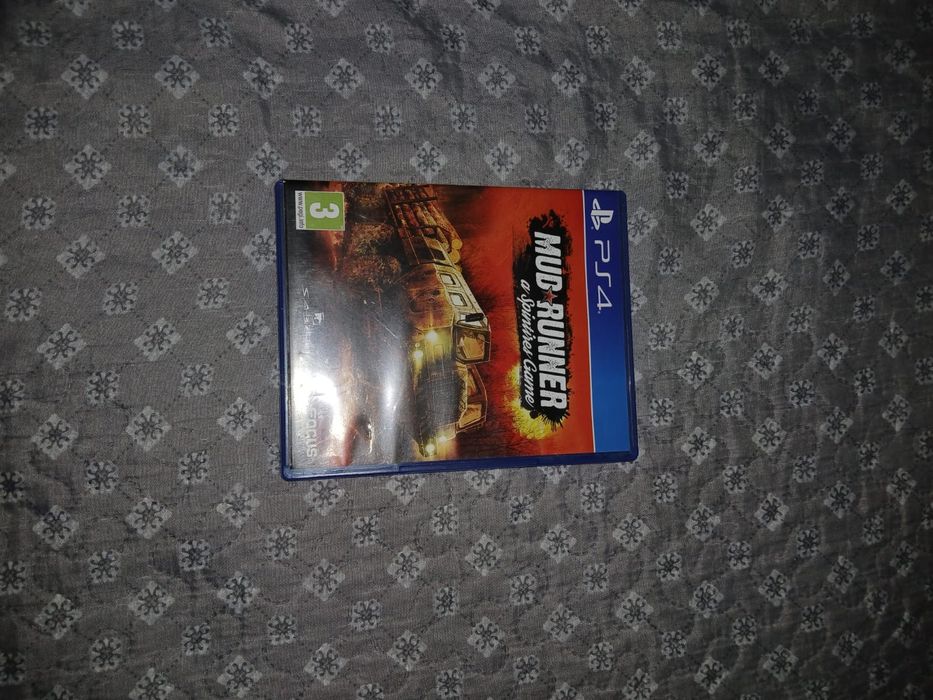 Vendo lote de 2 PS4 + comando + phones + jogos