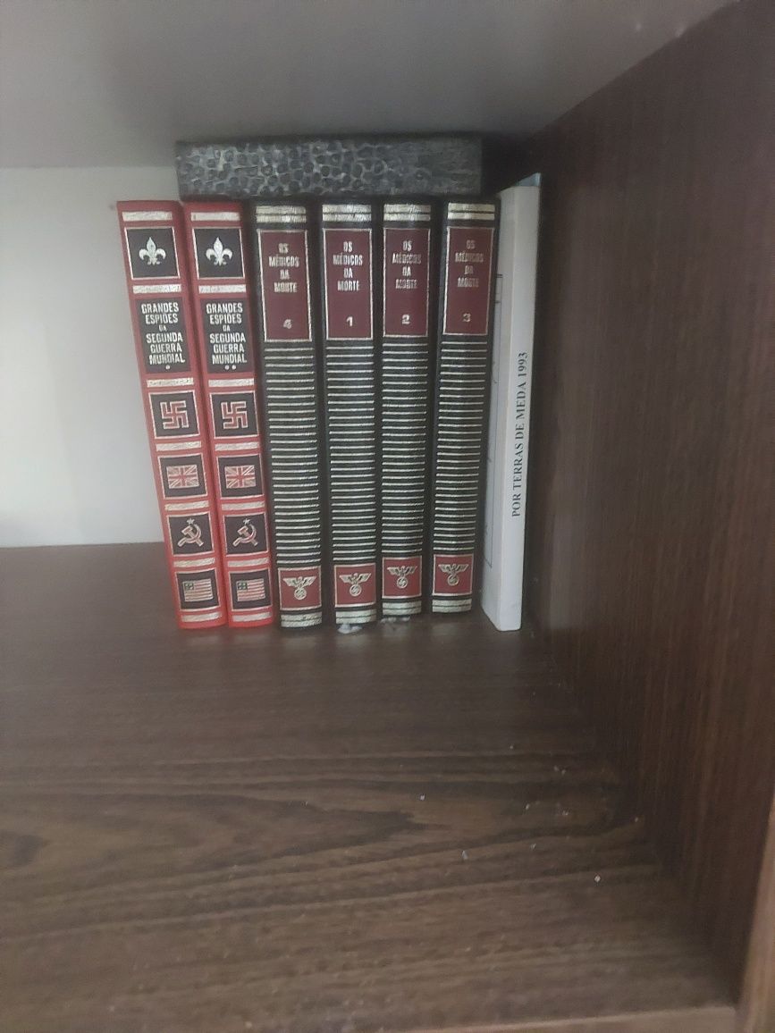 Coleções de livros antigos