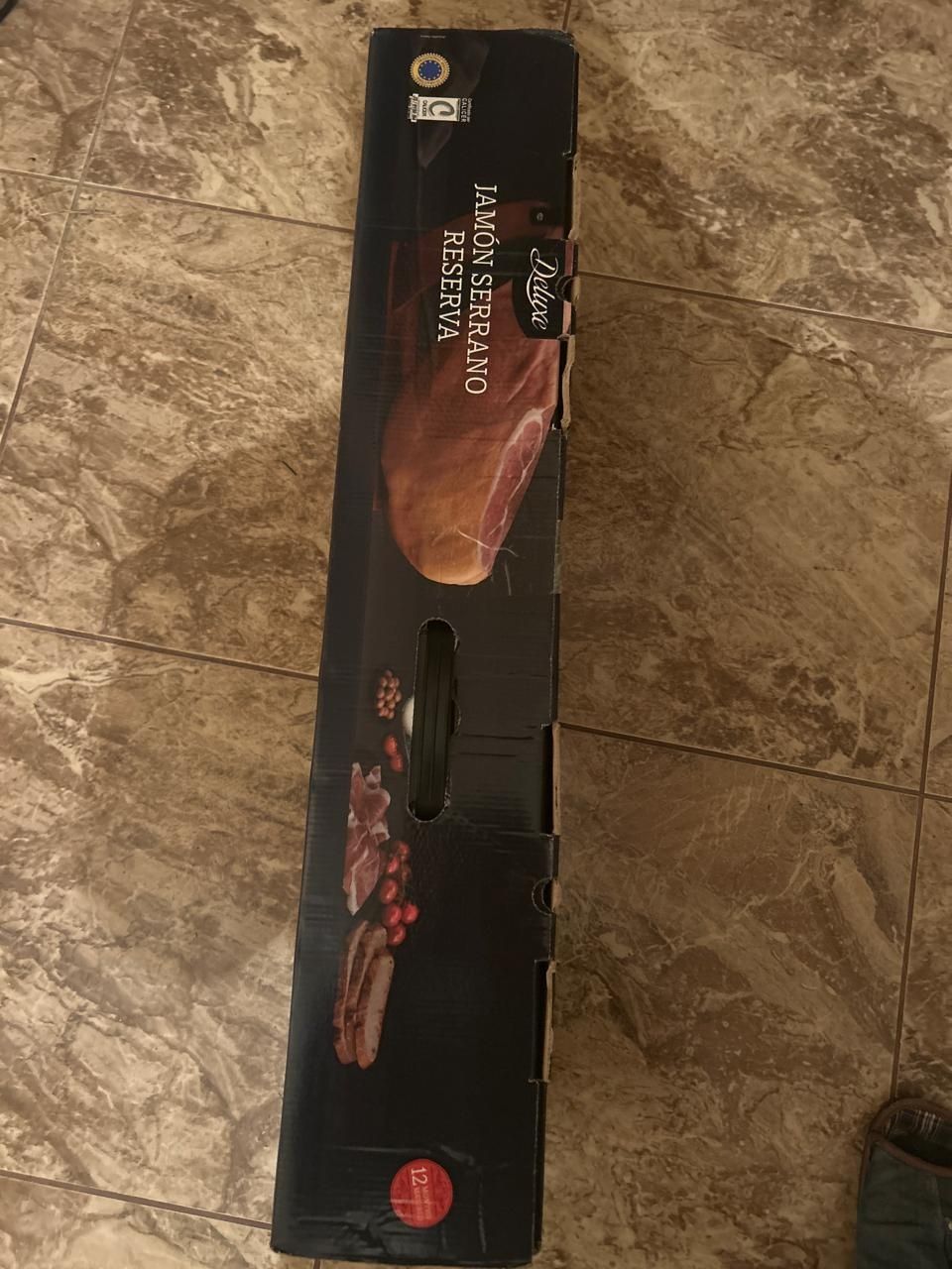 Хамон Серрано Ресерва 12 місяців ( Jamon Serrano Reserva 12 mounts)