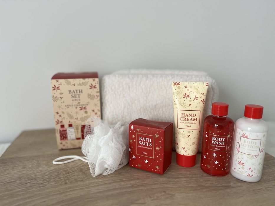 Подарунковий спа набір з трендовою тедді косметичкою