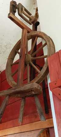 Oryginalny przedwojenny kołowrotek do przedzenia wełny.