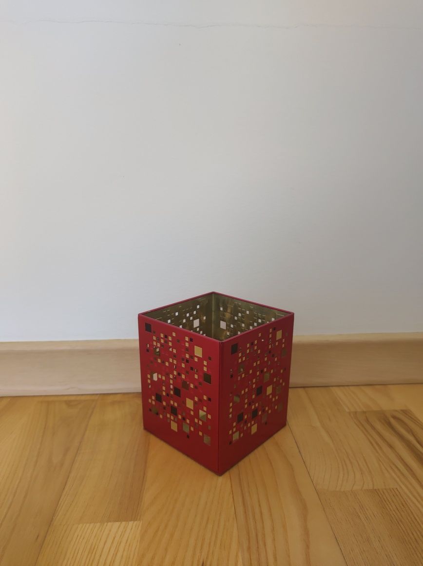 Czerwono złote metalowe pudełko na świeczkę / świecznik/ lampion
