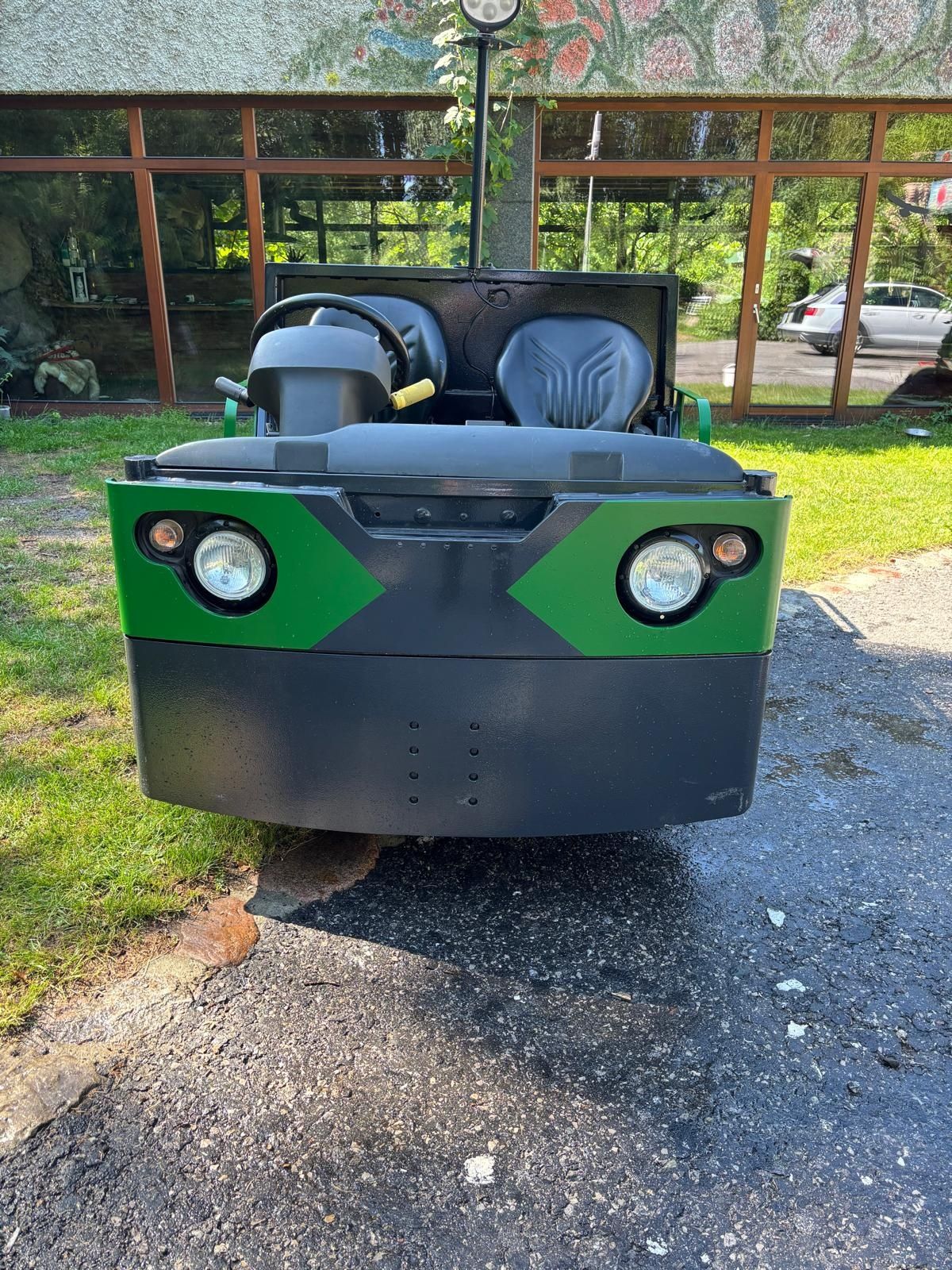 Wózek ciągnikowy linde P250