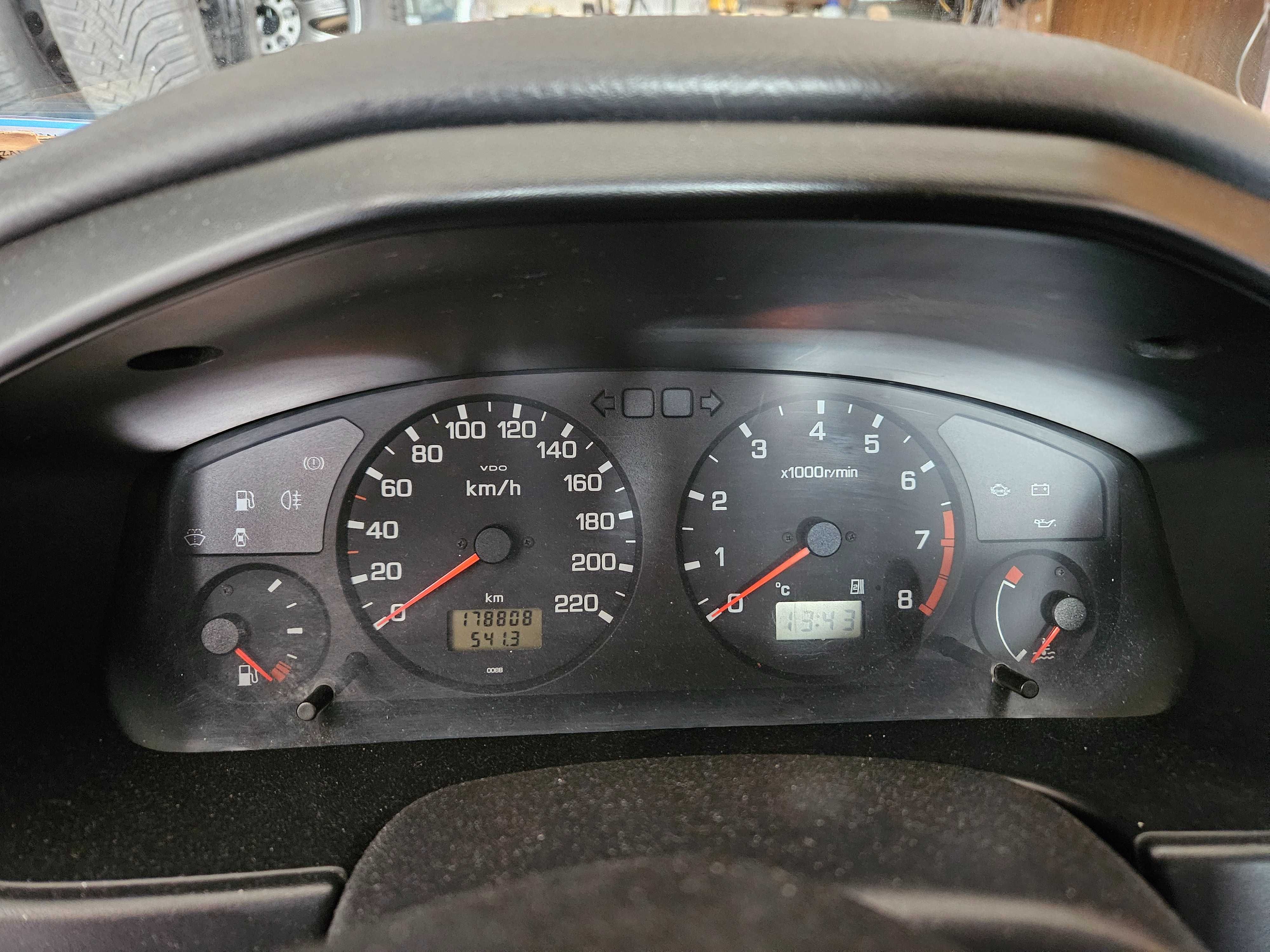 Nissan Primera SLX - benzyna 1.6 90 KM