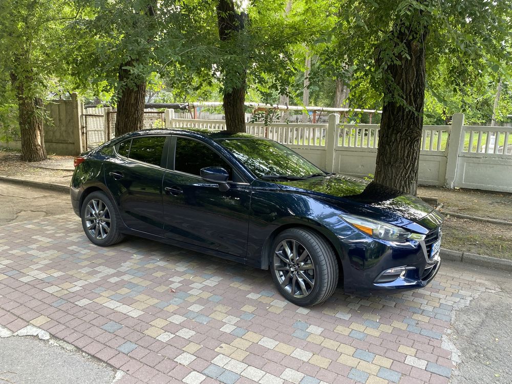 Продам Mazda 3 2018