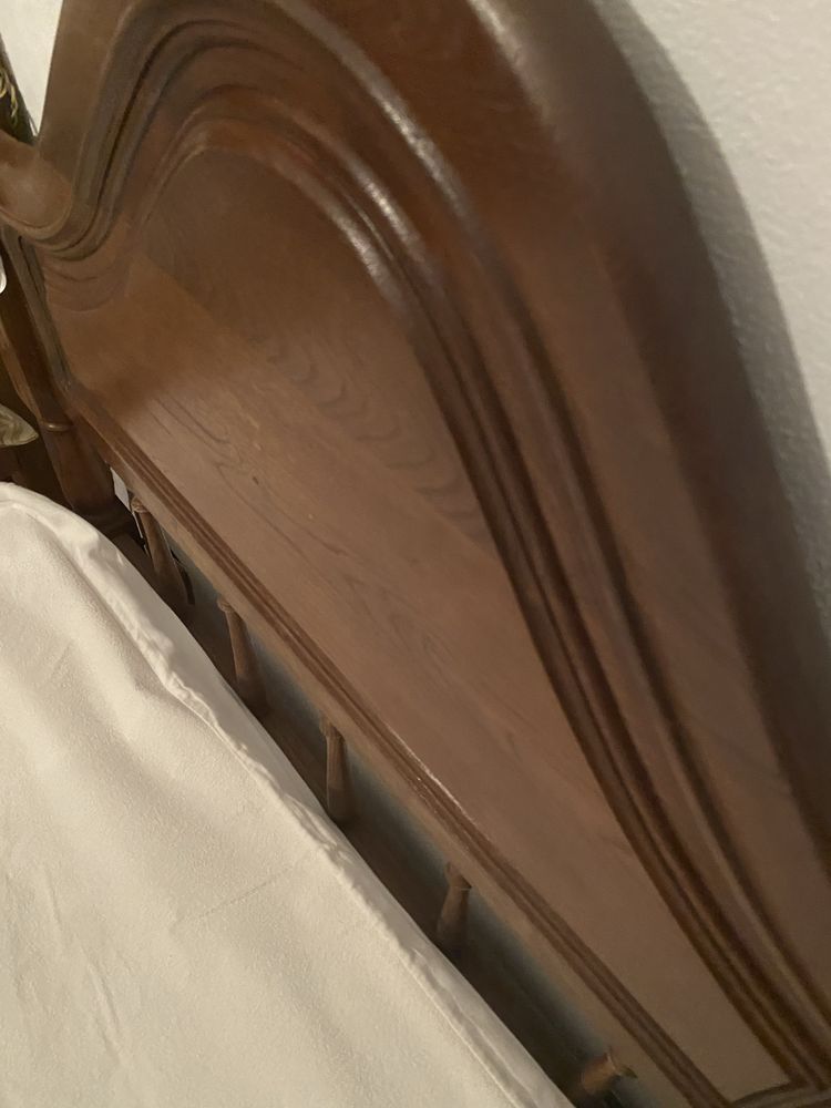 Cama vintage em bom estado