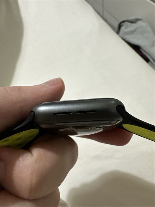 Apple Watch series 4, 40ml