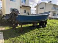 Vendo barco em fibra com motor 60 cv a dois tempos + motor para peças