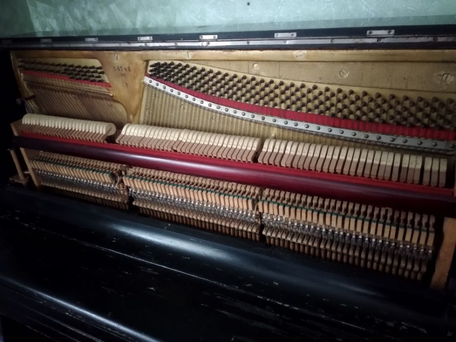 Продам фортепіано "Красный Октябрь" в хорошому стані. Без дефектів.