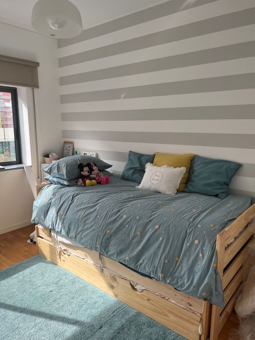 Vendo cama gaveta com 1 colchão incluído solteiro