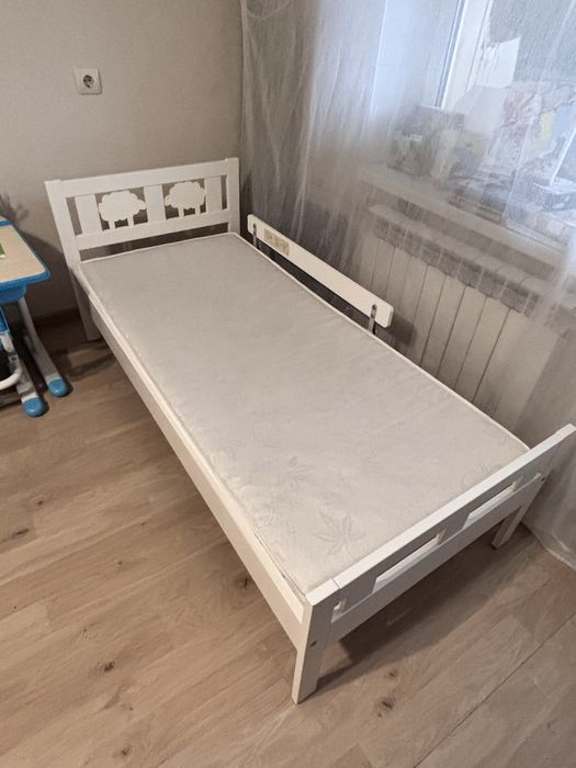 Дитяче ліжко IKEA KRITTER, з матрацом і бортиком