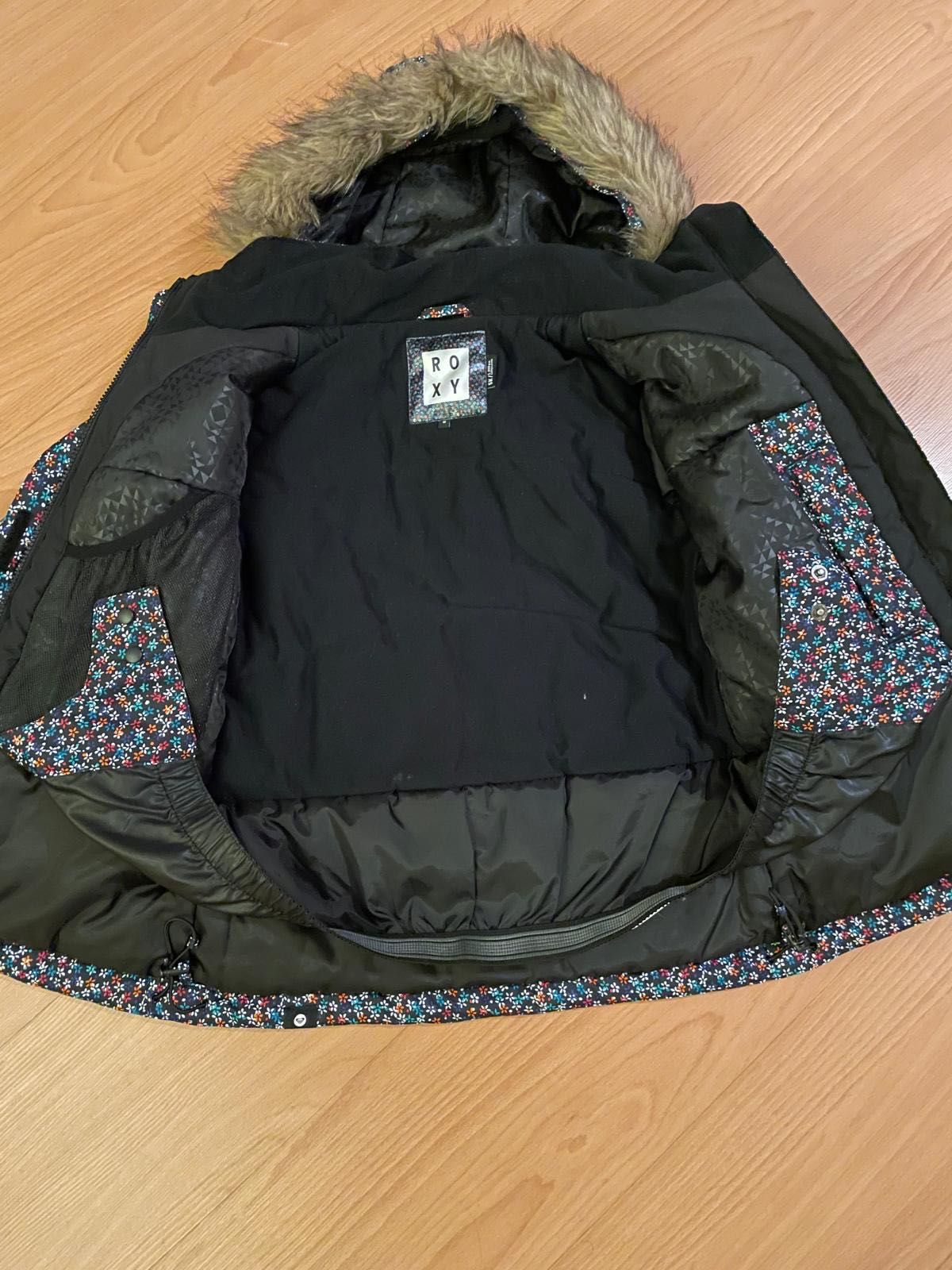 Casaco de neve Roxy com oferta de calças