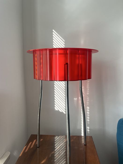 IKEA HATTEN czerwony stolik boczny pomocniczy vintage