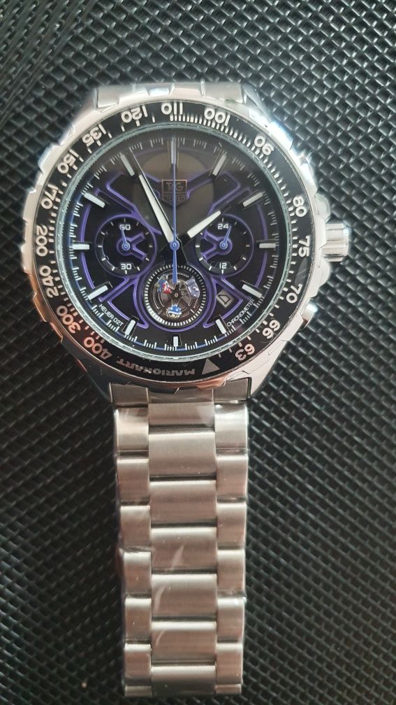 Nowy męski zegarek