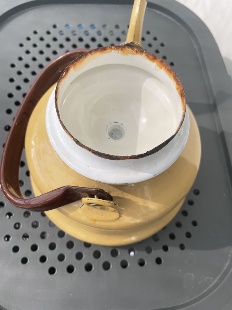 Antyk: emaliowany vintage czajnik na gaz