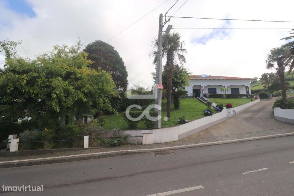 Moradia com 4+1 Quartos - Maia - Ribeira Grande