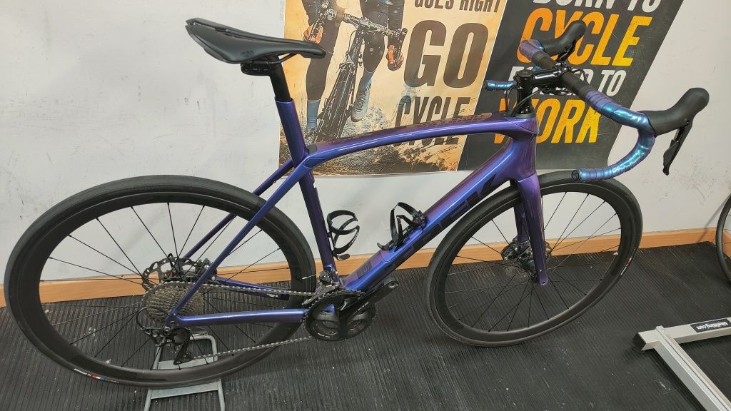 Trek Domane Rodas de carbono