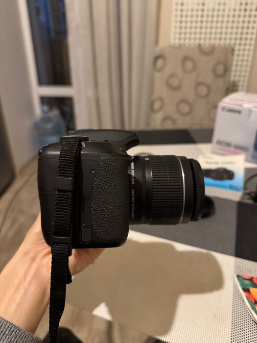 Дзеркальний фотоапарат Canon EOS 600D КОМПЛЕКТ