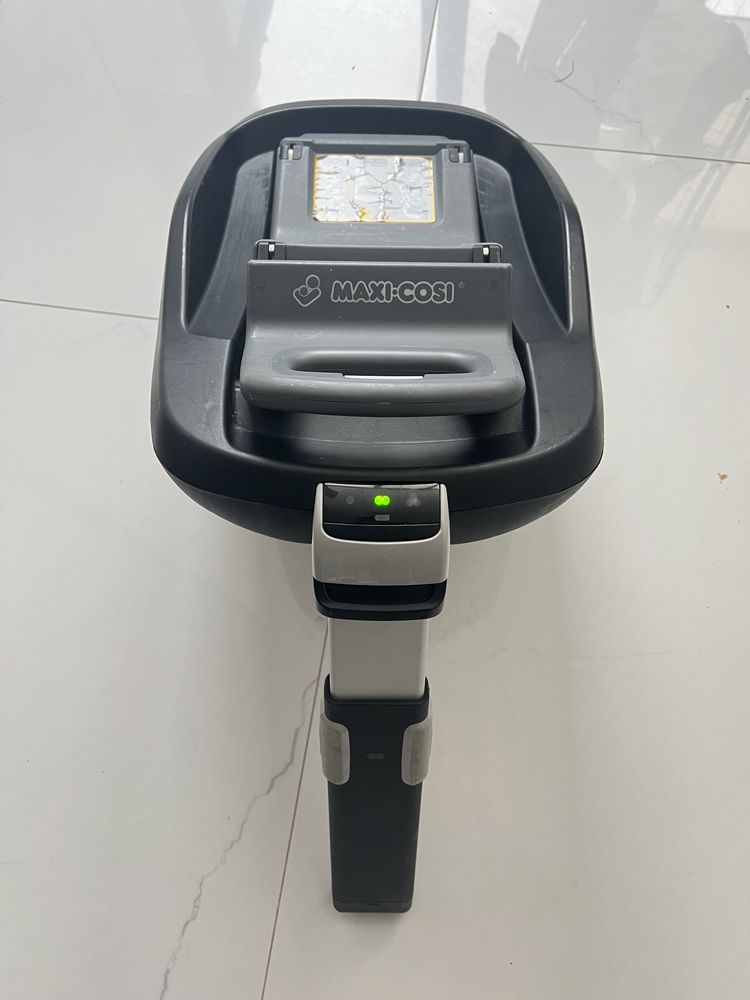 Автокресло Maxi Cosi Pearl+База Isofix