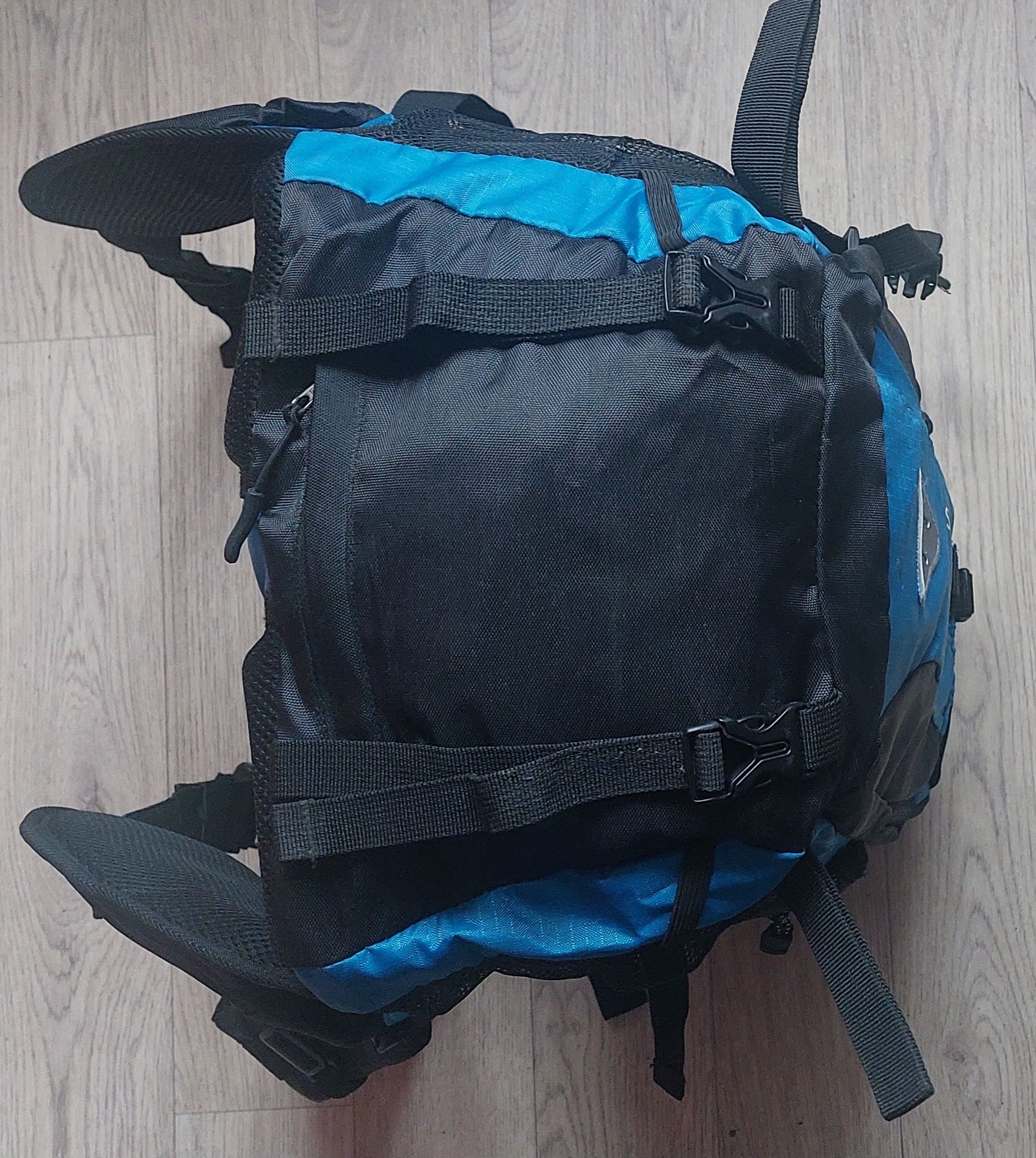 Рюкзак б/у спортивный 25L, c дождевиком