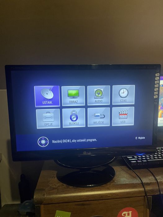 Monitor 23 cale z opcją telewizora 2w1 , LG M2380DF-PZ