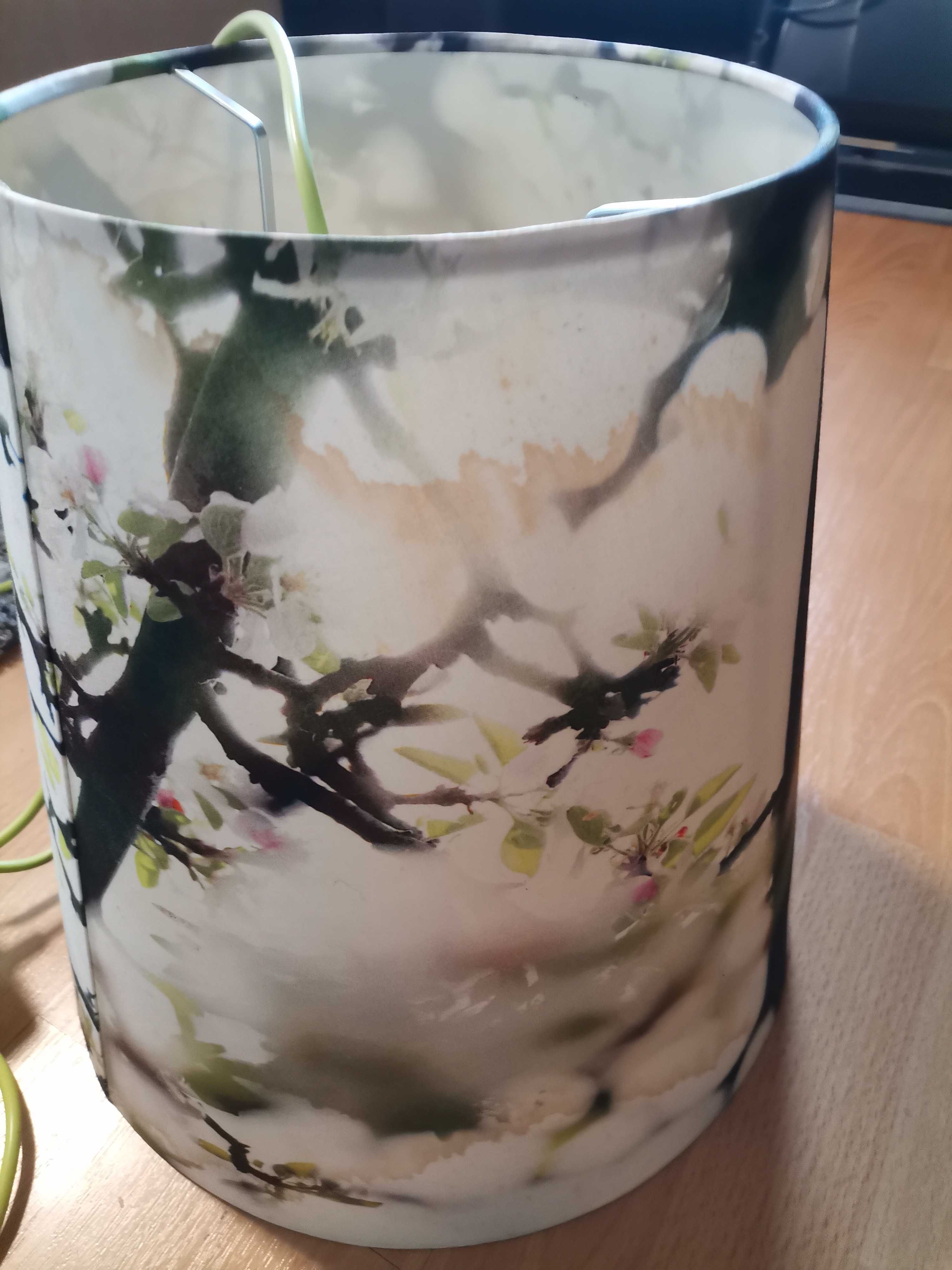 Lampy wiszące z okablowaniem