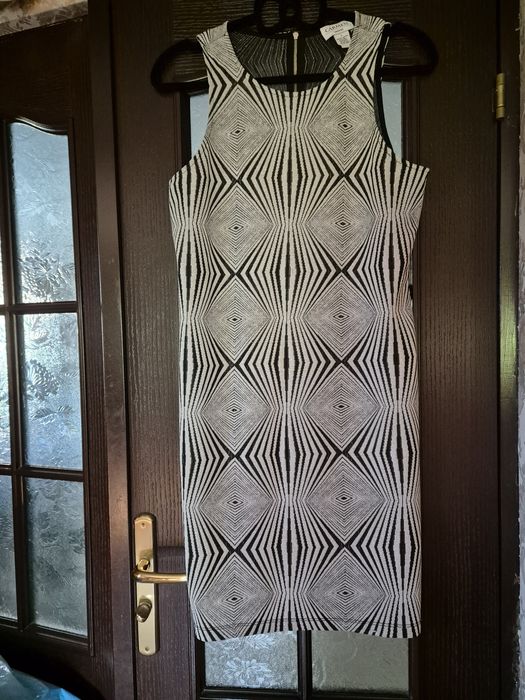 Sukienka srebrna jak mała czarna L