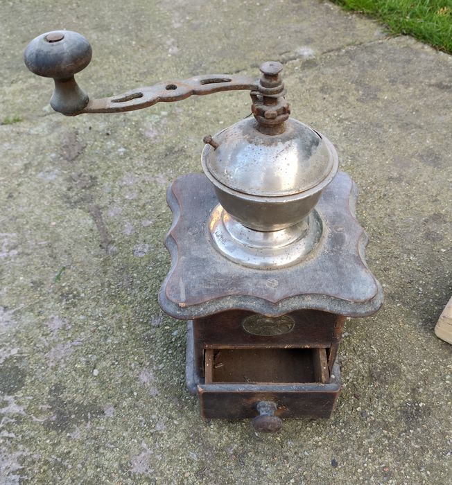 Stary młynek do kawy