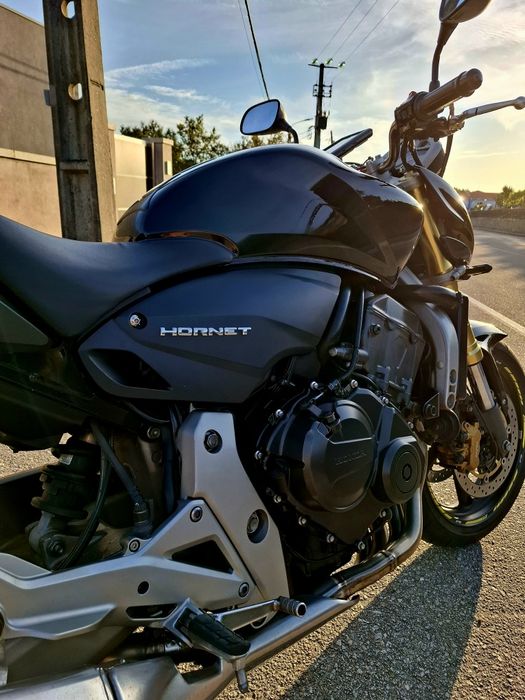 Honda Hornet 25kw Travagem Combinada e ABS