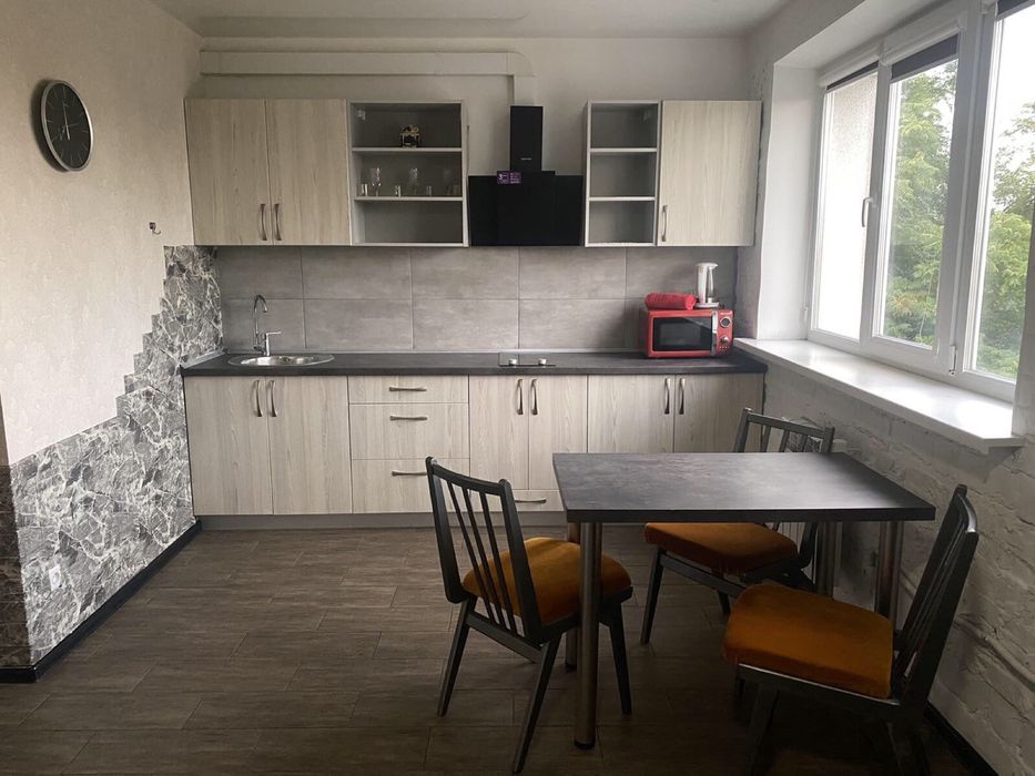 Сдам квартиру посуточно ., Пр. Богдана Хмельницкого 16 больница