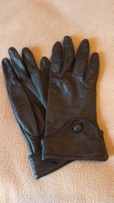 Продам шкіряні рукавиці/перчатки на маленьку ручку