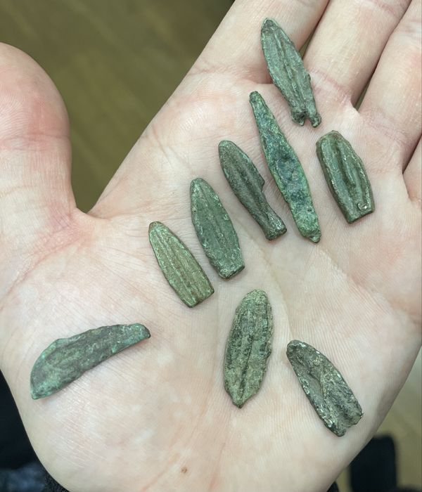 Antyczne płacidła z brązu w kaztalcie grotów