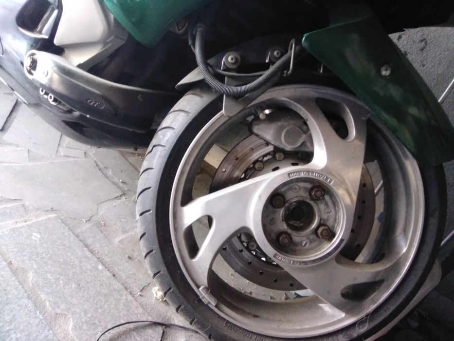 Yamaha GTS 1000 em bom estado