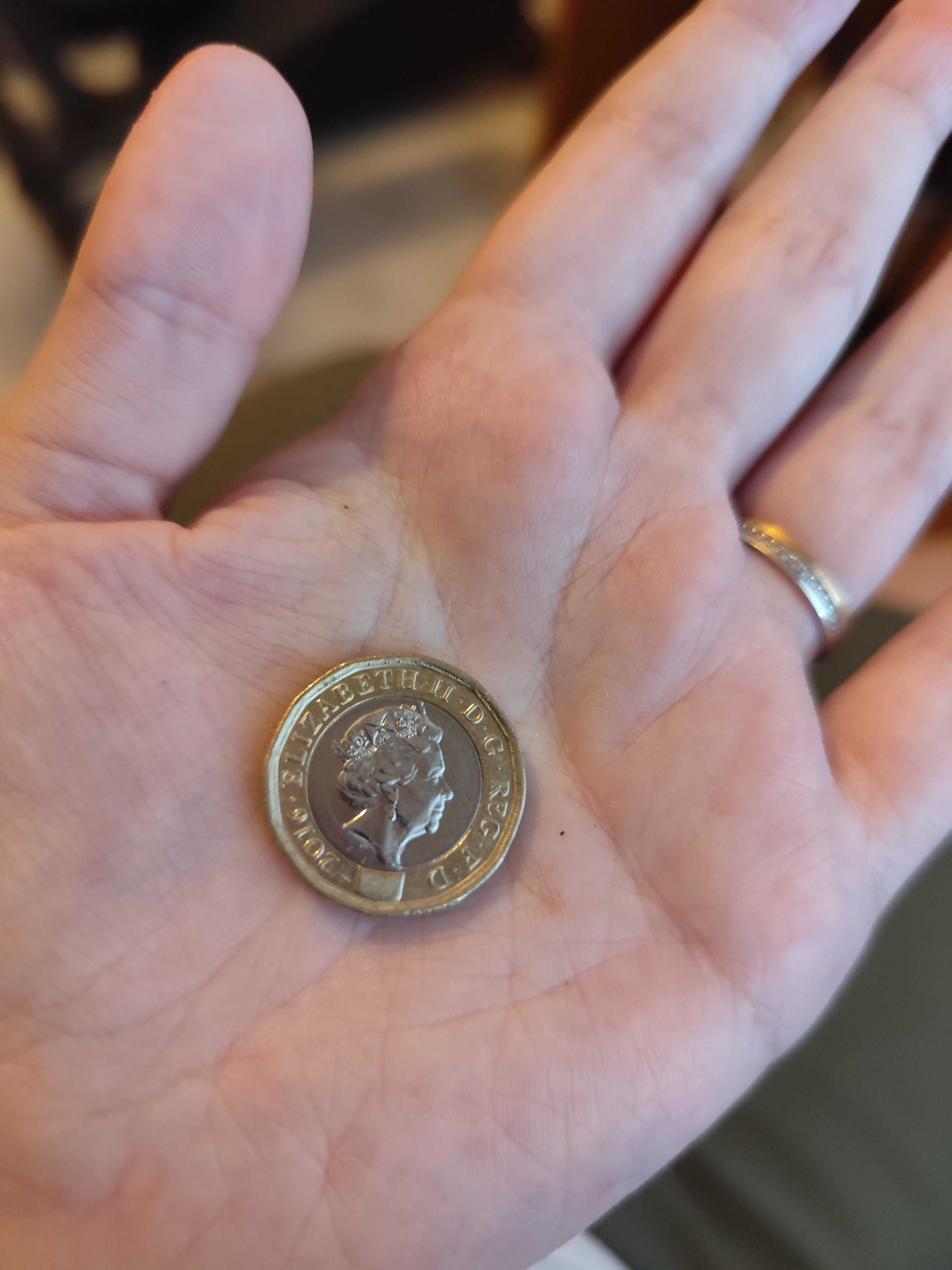 Moeda One Pound Elisabeth II