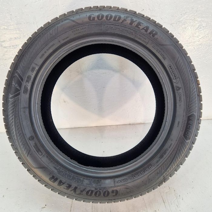 Opona Goodyear Vector 4Seasons 205/55r16 94V