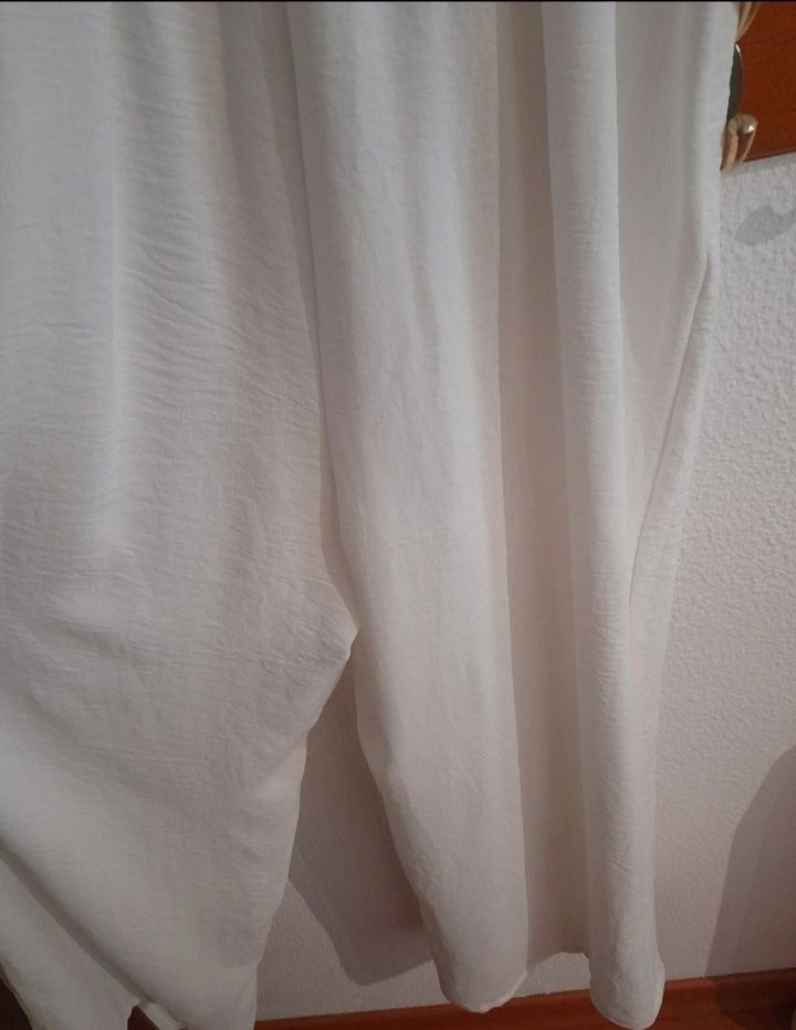 Macaco branco comprido