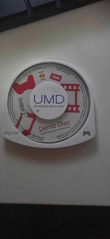 2 Jogos + 2 Movies PSP