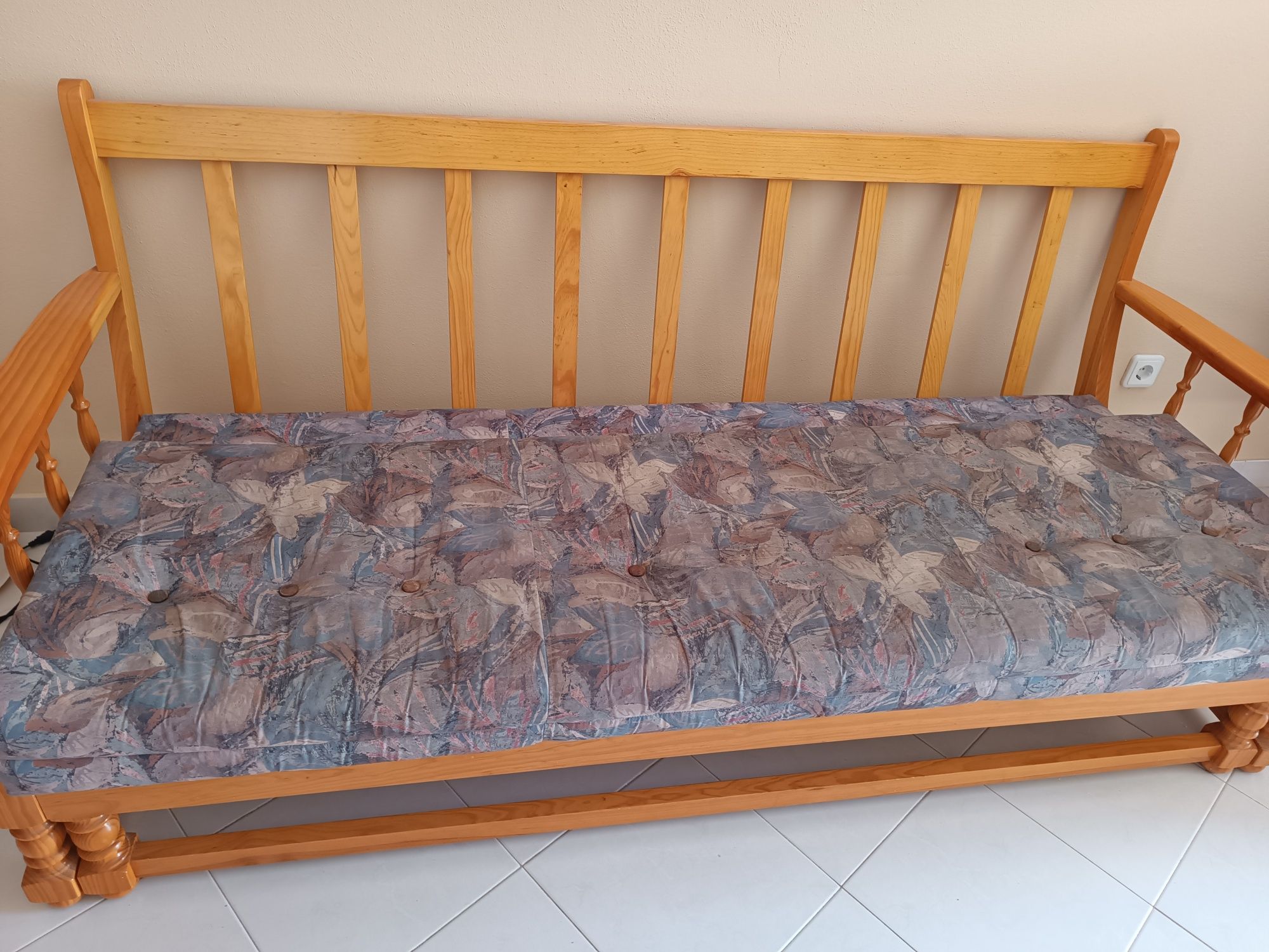 Sofá cama em bom estado