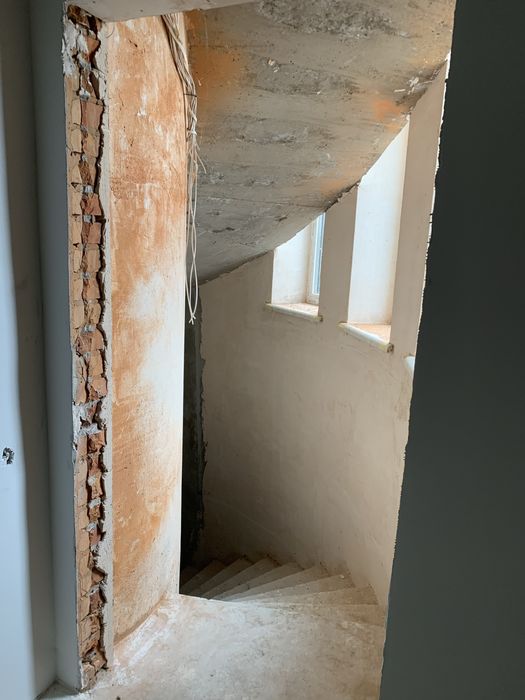 Продам будинок в Мукачево в р-н Росвигово  400 $ за кв м