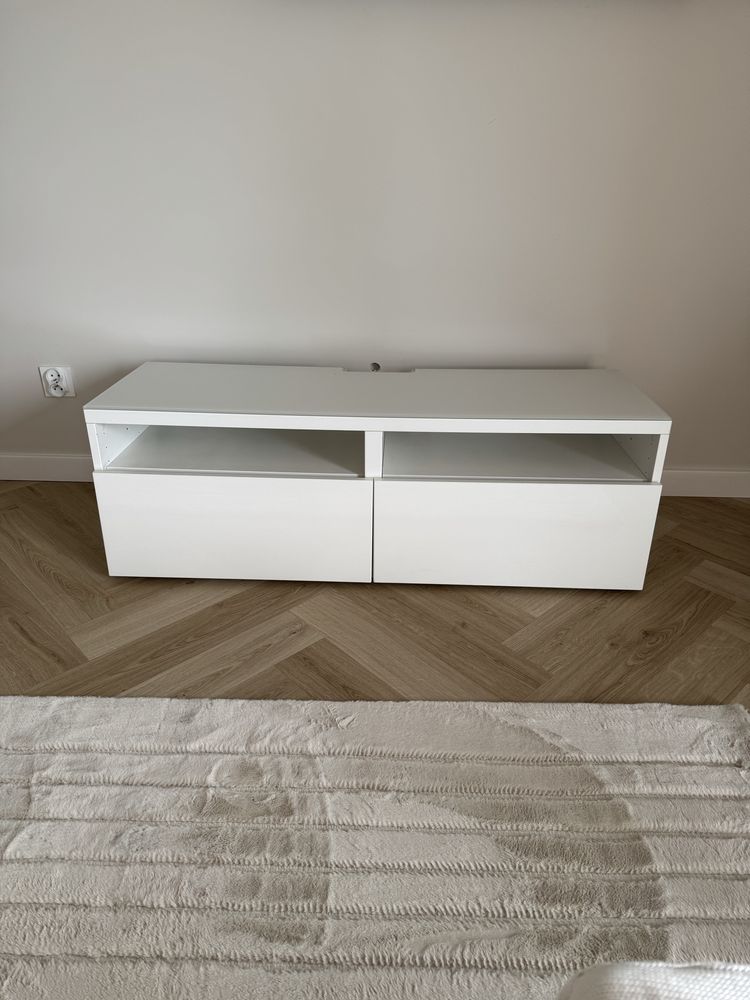 Biała szafka RTV IKEA