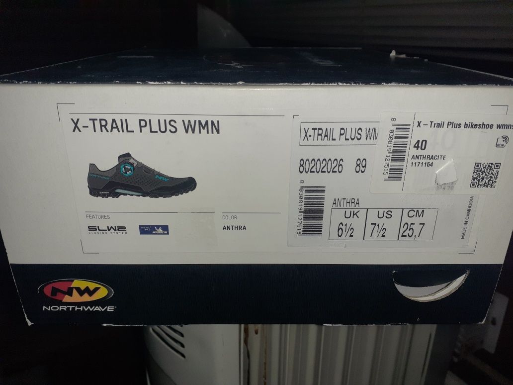 Buty nw nowe X-trail plus wmn