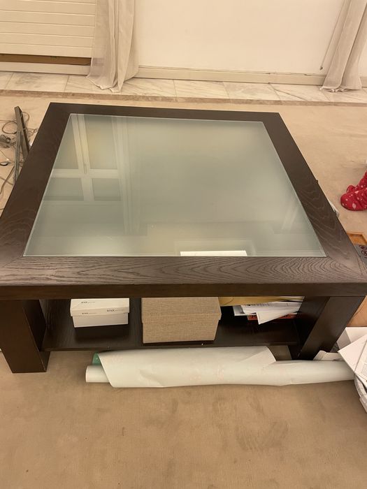 Meso centro sala quadrada com vidro temprado